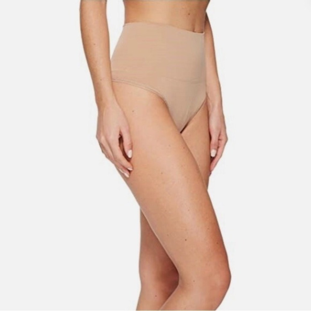 NWOT Yummie‎ High-Waisted Seamless Thong Shapewear Briefs Tan M Closet Staple